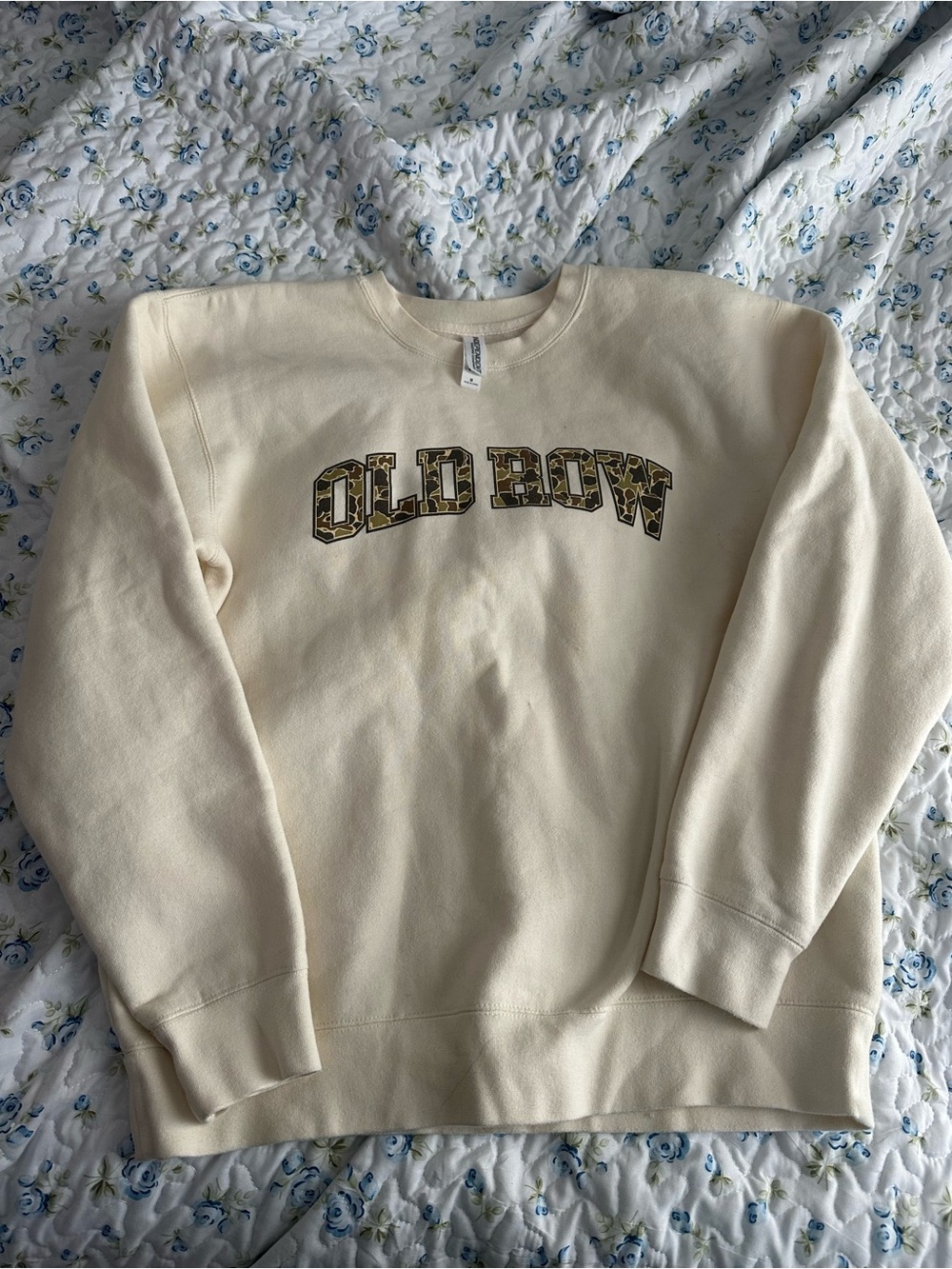 Old row Cream Crewneck Sweatshirt with Camo-Print Logo